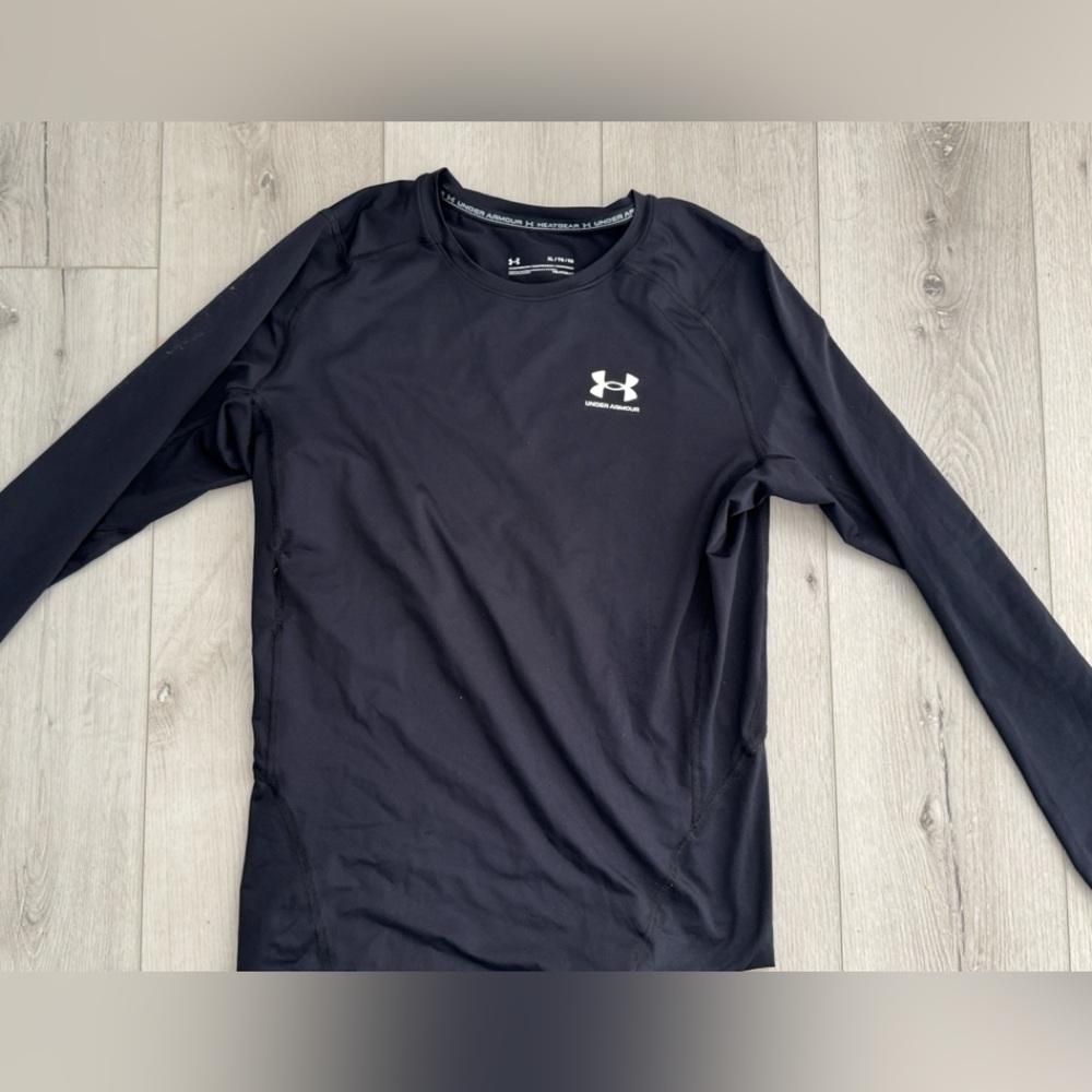 Boys extra large under Armour dry fit